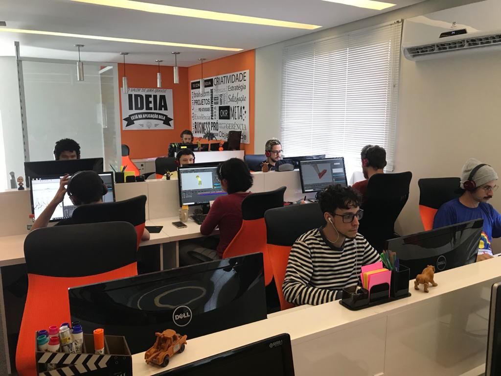 O estúdio em dia de produção
